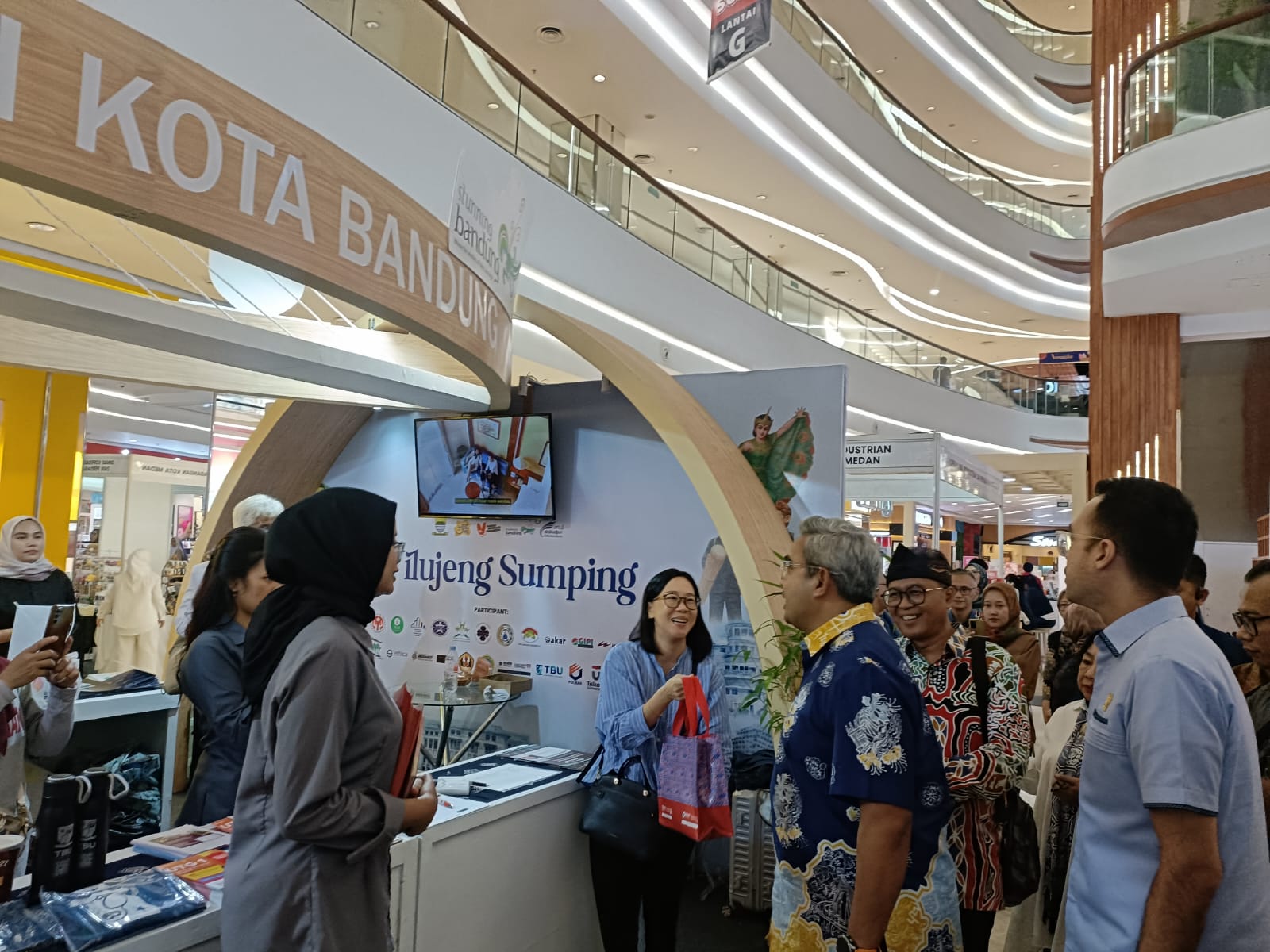 Disbudpar Kota Bandung Menggelar Pameran Kebudayaan Pariwisata dan Ekonomi Kreatif di Kota Medan 
