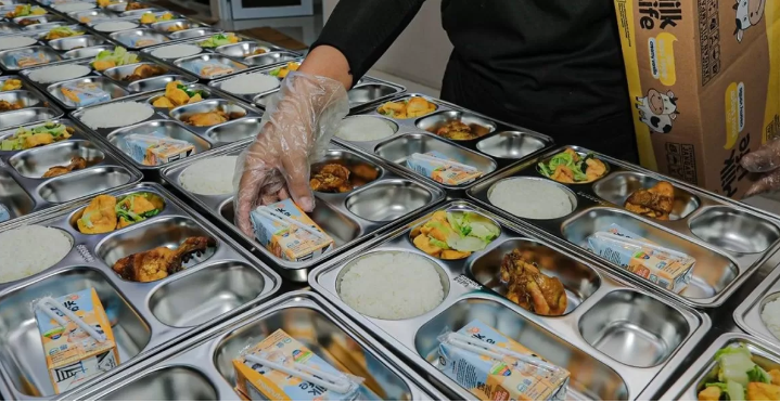 Viral Menu MBG SMPN 1 Dayeuhkolot Basi dan Bau Ketiak