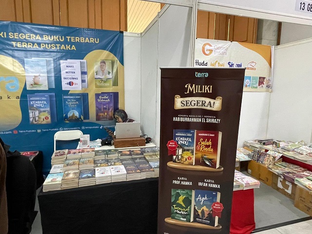 Disparpus Bedah Buku “Mengenal Bandung Lebih Dekat” di Jabar Book Fair 2026