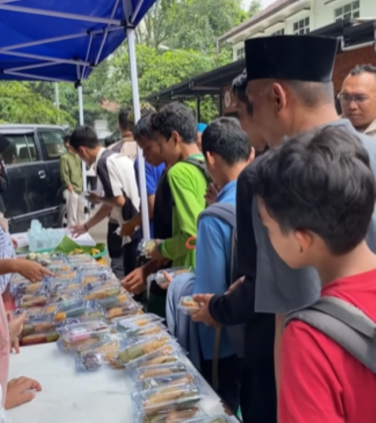 DKM Masjid Dzikrullah Polrestabes Bandung Kembali Gelar Kegiatan Jumat Berkah