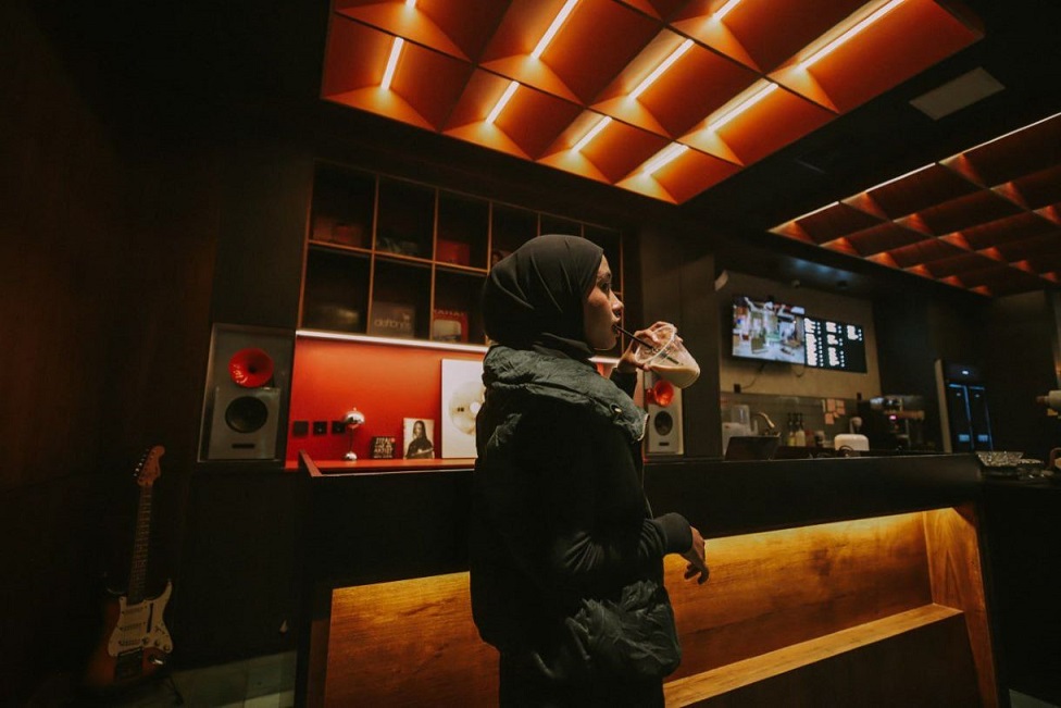 Homer Coffee, Tempat Nongkrong Santai dan Estetik di Jantung Braga Bandung