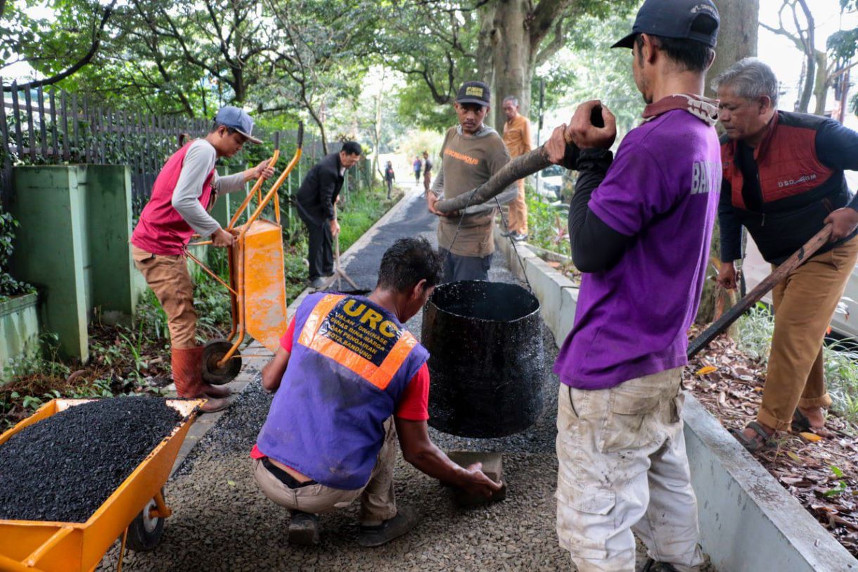 Dishub Kebut Pemasangan PJU di 17 Ruas Jalan Kota Bandung