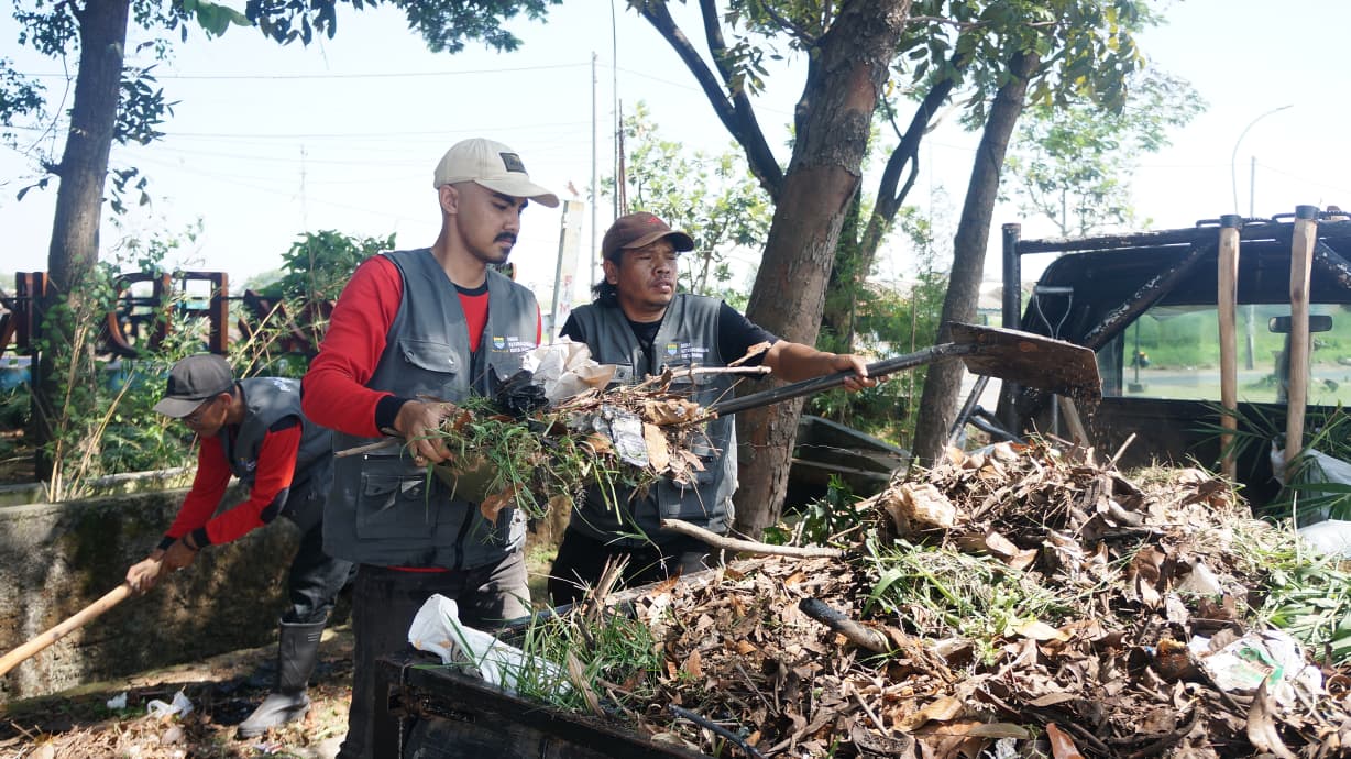 Tak Sekadar Upah, Program Padat Karya Tumbuhkan Kepedulian Lingkungan