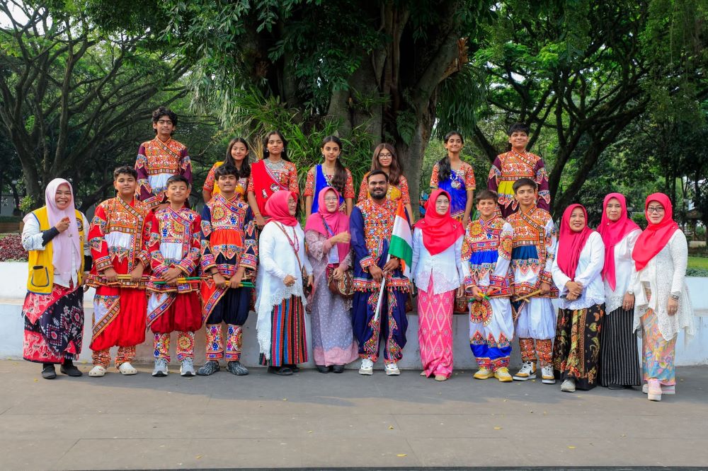 Seni dan Budaya Alat Pemersatu Bangsa