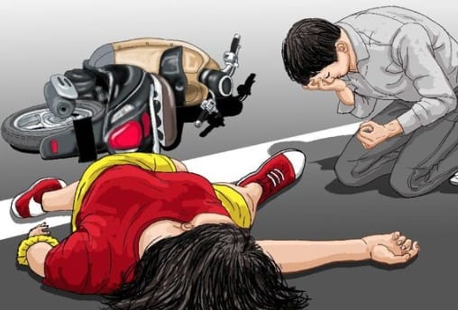 Pemotor Wanita Tewas Terlindas Truk Setelah Gagal Menyalip Mobil Searah