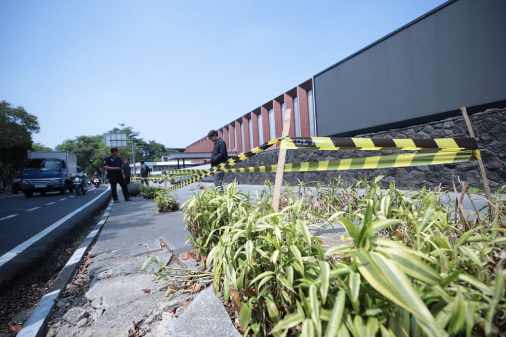 Wali Kota Bakal Seret Penebangan 10 Pohon di Jalan LLRE Martadinata ke Meja Hijau
