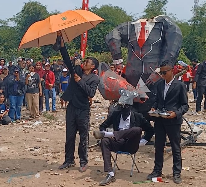 Meriahnya Karnaval Kemerdekaan HUT RI ke 81 di Padasuka, Pentas Karang Taruna Jadi Sorotan 
