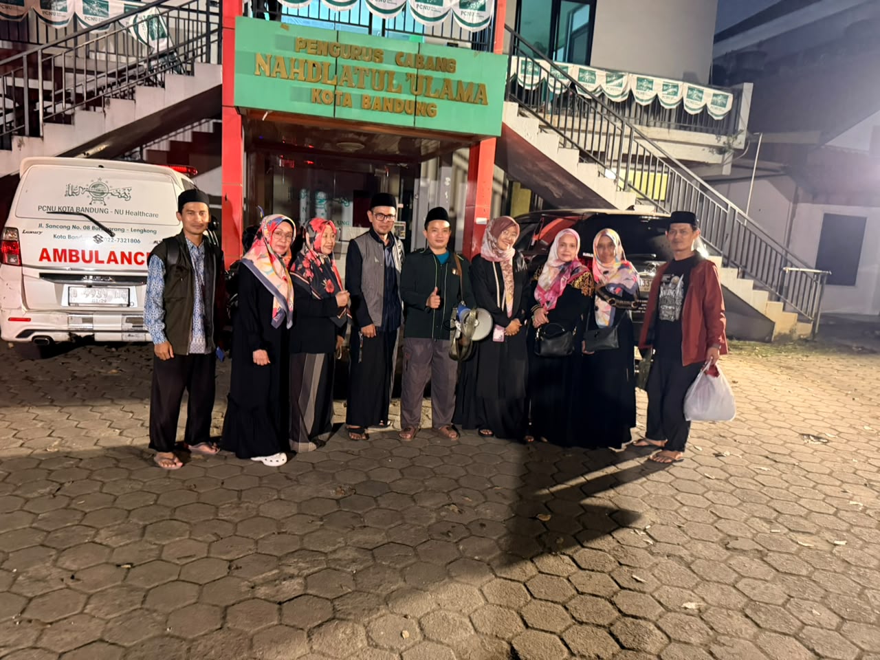 Rombongan PC Muslimat NU Mulai Bergerak ke Lokasi Acara Muktamar NU ke-35 di Jombang