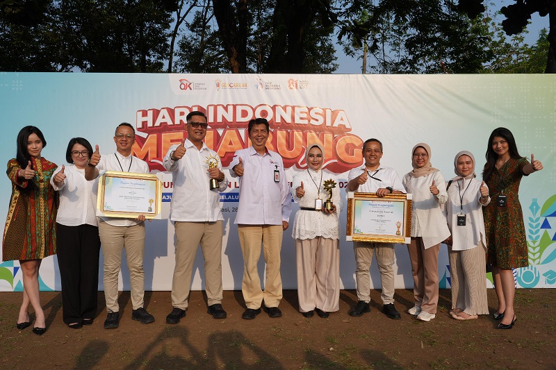 Aktif Dukung Peningkatan Literasi dan Inklusi Keuangan, Bank bjb Sabet Dua Penghargaan OJK