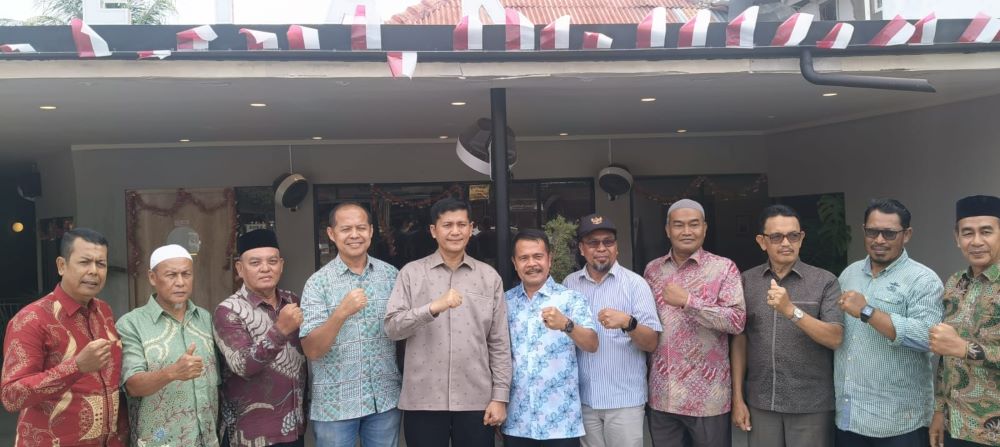 Temui IKSAS Banda Aceh, Bupati Aceh Selatan Terima Aspirasi Tolak Perusahaan Tambang di Samadua